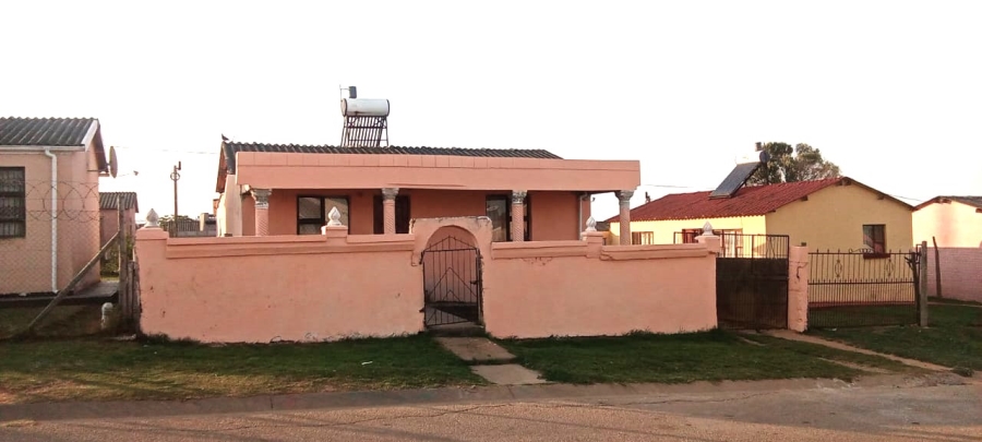2 Bedroom Property for Sale in Kwa Nobuhle Eastern Cape